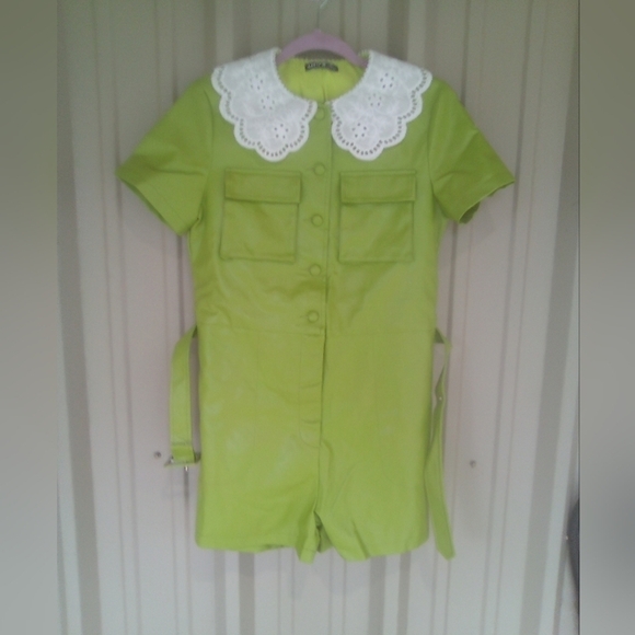 Women's Vegan Faux Leather Green Romper Size Small Christmas Elf Lace Collar - Picture 9 of 10